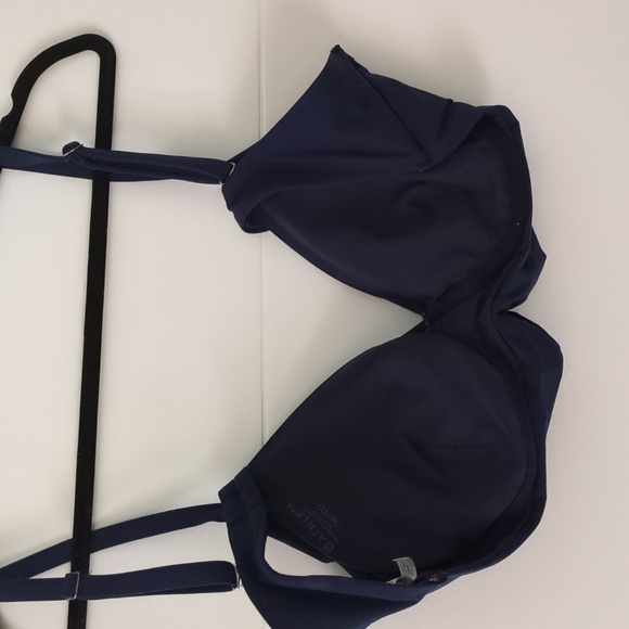 Athleta Navy Twist Front Bikini Top  Beach Vacation Pool Cruise 38D/DD - Picture 3 of 5